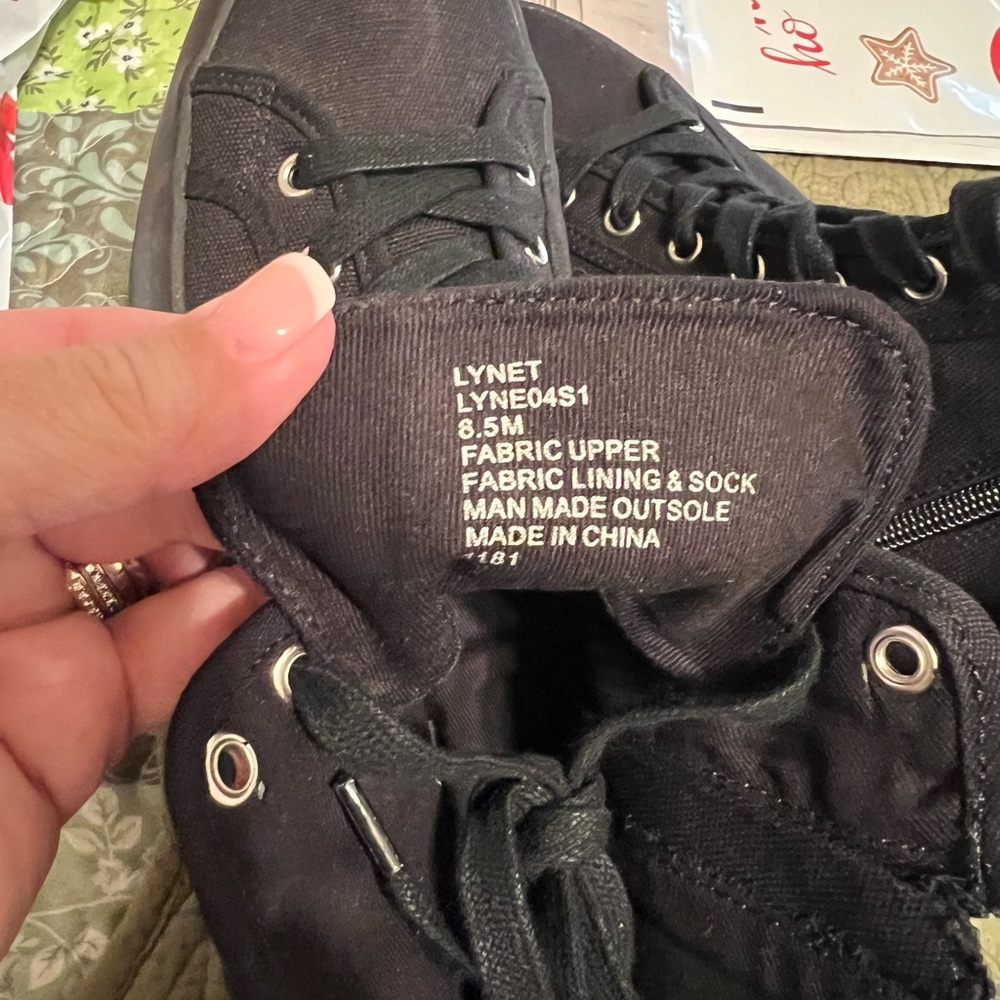 Steve Madden Lynet Black High-Top Women's Canvas Boots - Picture 6 of 6